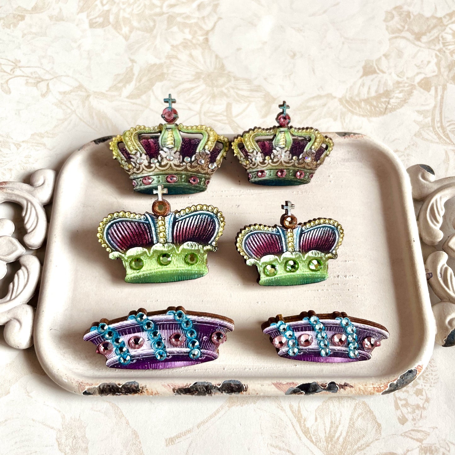 Catherine - crown brooch